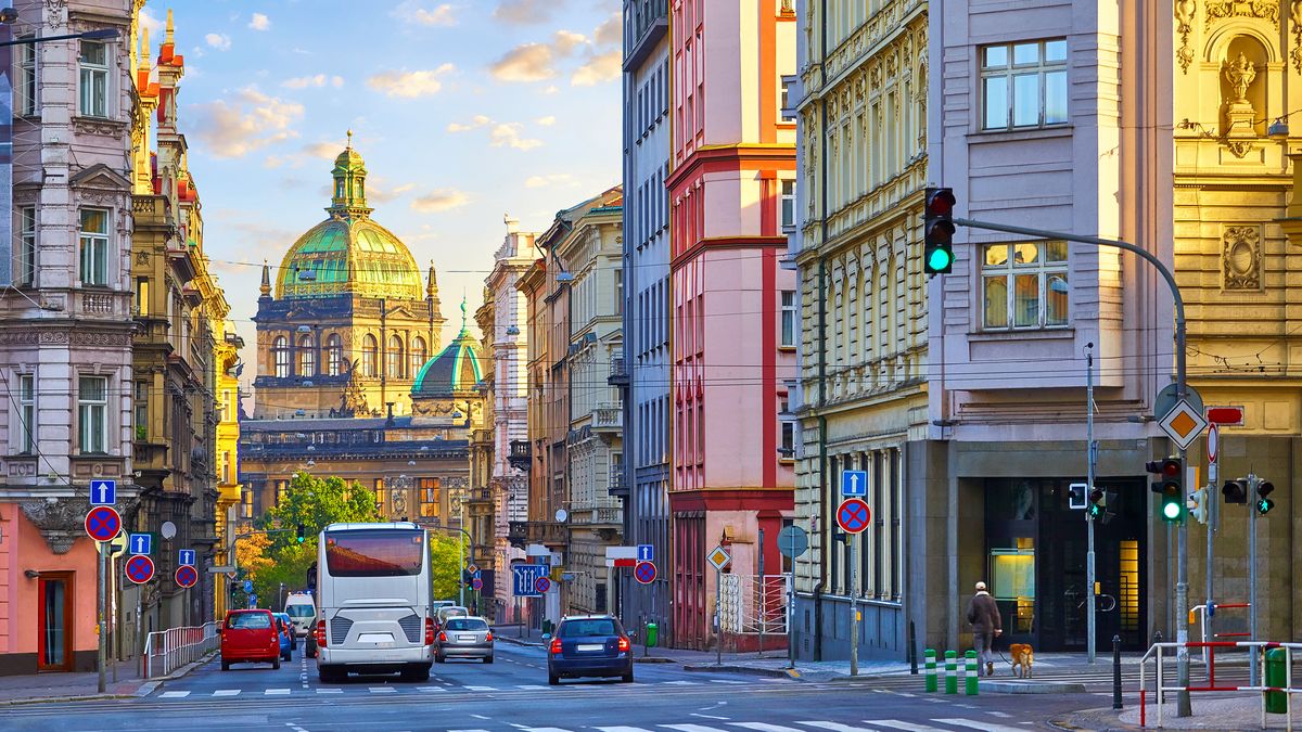 Praha má na semaforu nové bezkontaktní tlačítko pro chodce